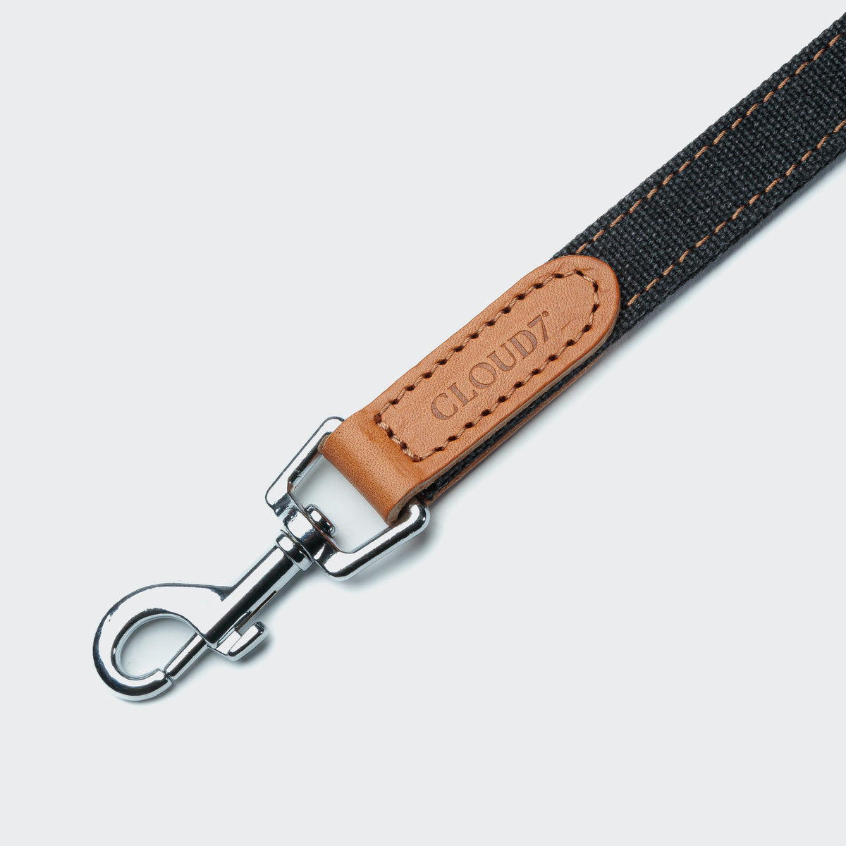 Tivoli Black-Cognac dog leash side view, woven canvas