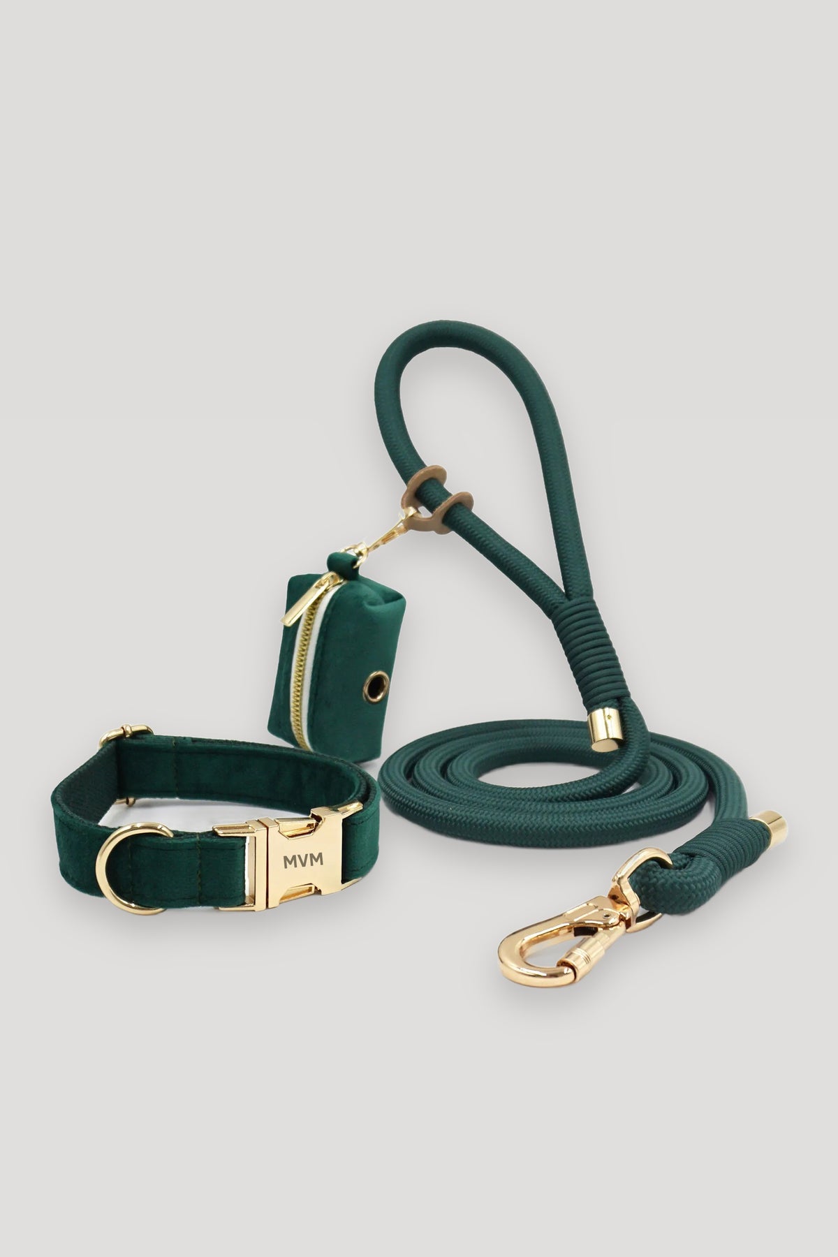 MVM Evergreen dog collar and leash set in green, packshot