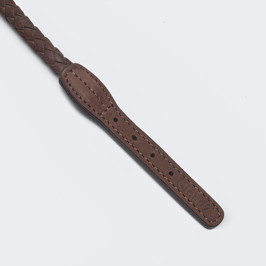 Hazel leather dog collar side view, D-ring hardware