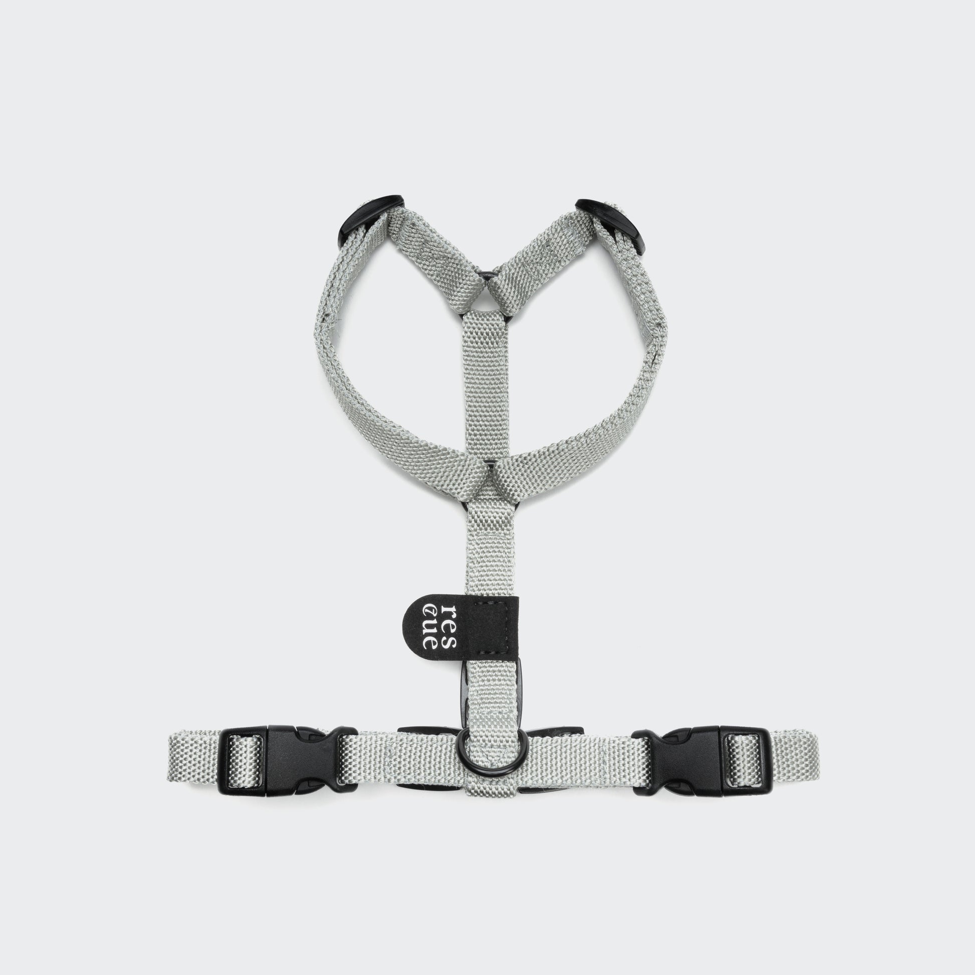 RESC7UE Silver dog harness detail, reflective nylon stitching