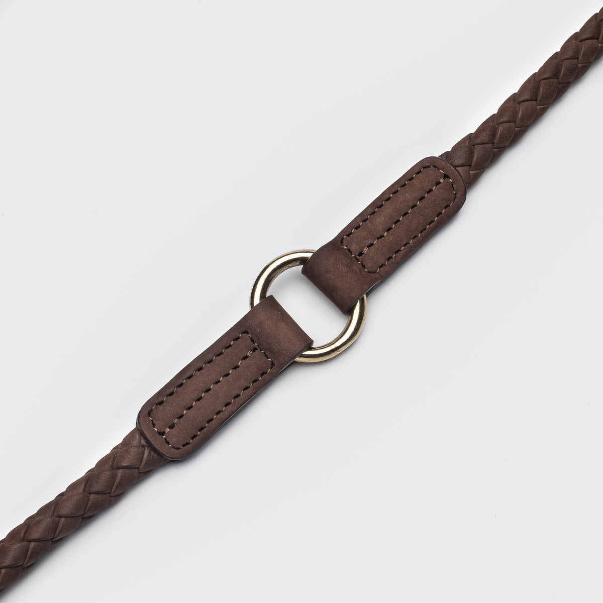 Hazel leather dog leash side view, premium stitching