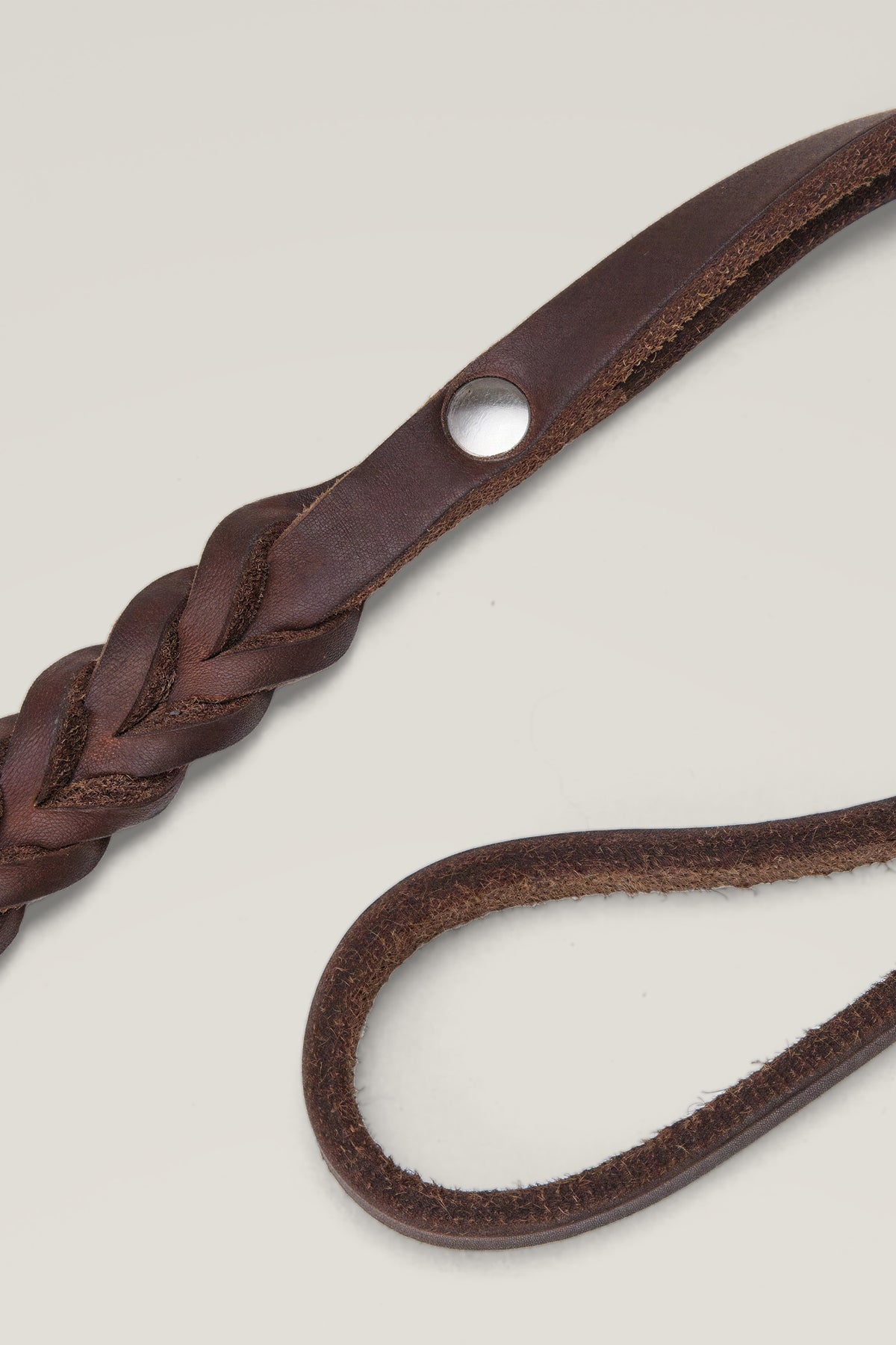 Braided leather and hand loop of the Cloud 7 Central Park dog leash, detail