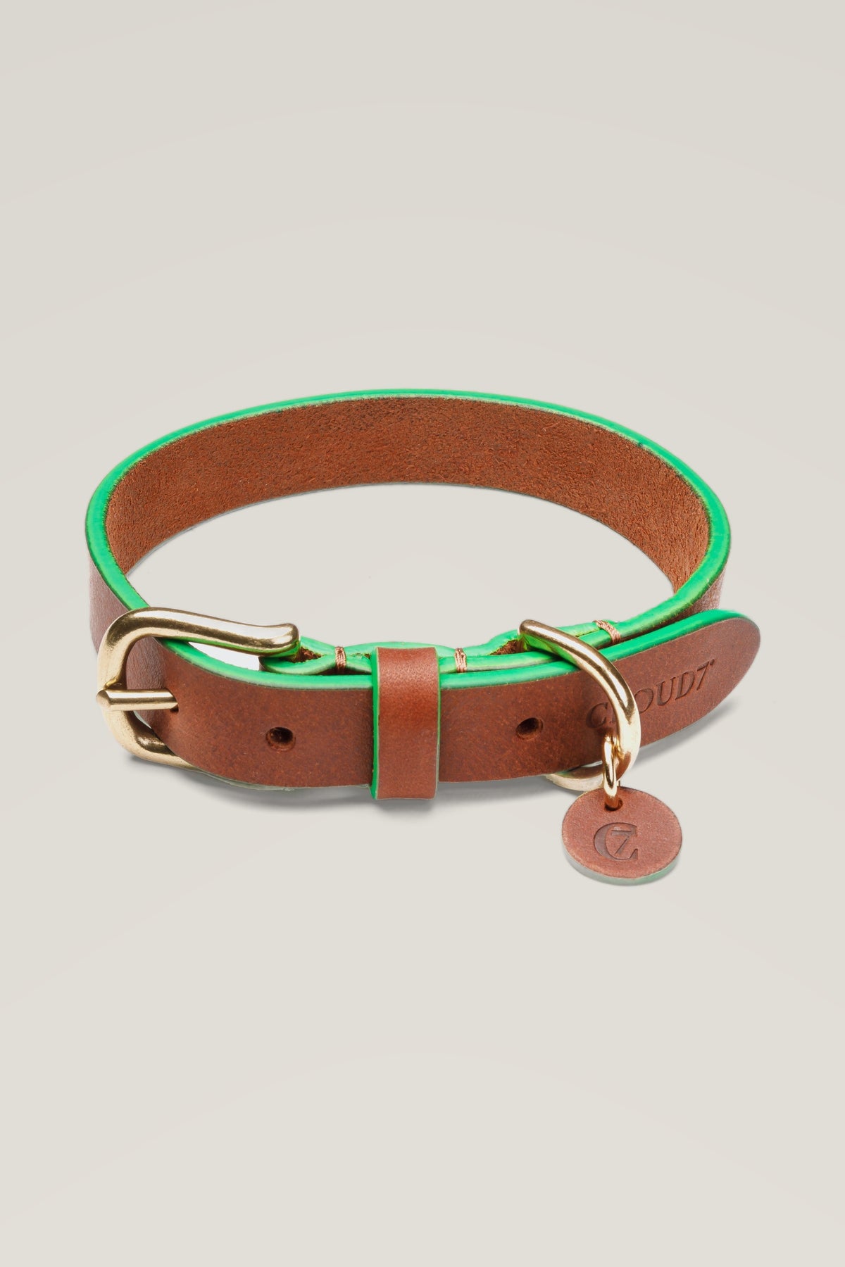 Cloud 7 Kings Park leather dog collar in cognac with green edges, brass buckle and C7 leather tag