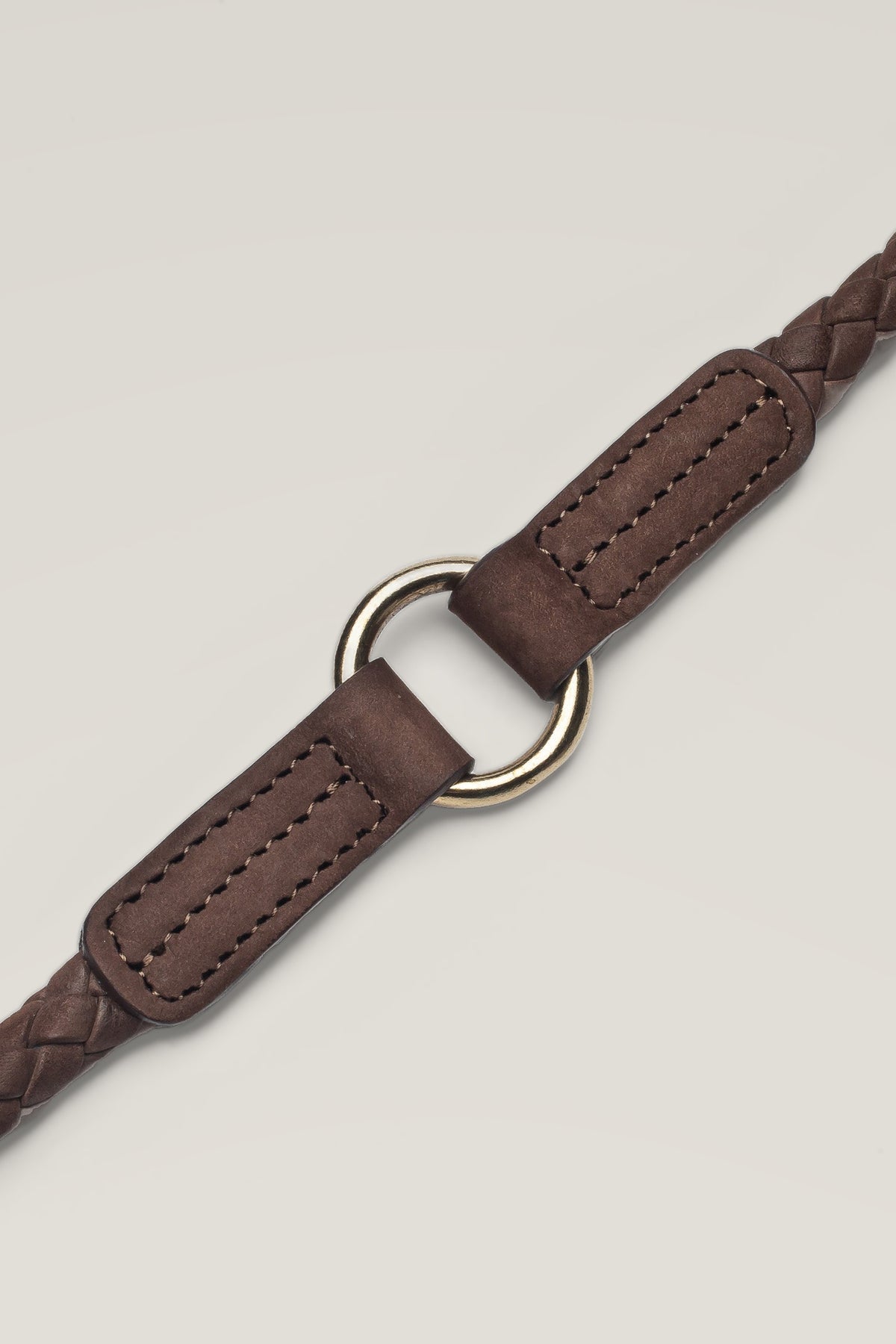 Braided hazel nubuck and brass O-ring of the Cloud 7 Ravello Hazel dog leash, detail