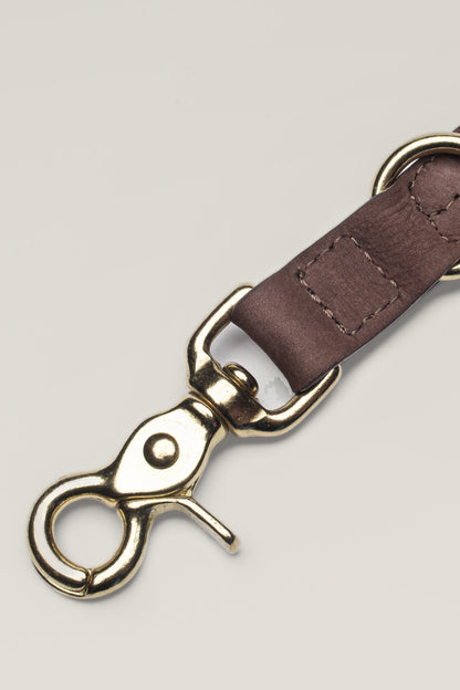Brass snap hook of the Cloud 7 Ravello Hazel braided dog leash, detail