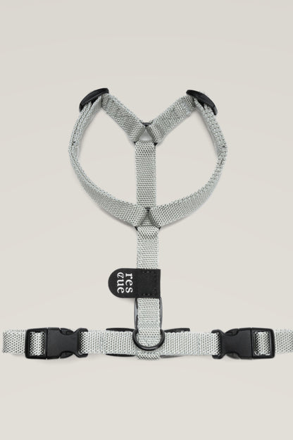 Front straps with rescue tag of the silver Cloud 7 RESC7UE dog harness, detail
