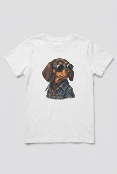Weißes Dackel Kinder T-Shirt flach liegend mit dem Hundemotiv mittig auf der Brust